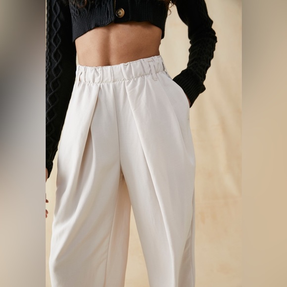 Free People Nothing to Say Pleated Trouser Champagne - Picture 2 of 3